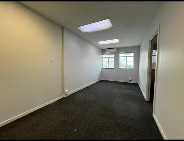 275M² OFFICE TO LET IN FERNDALE